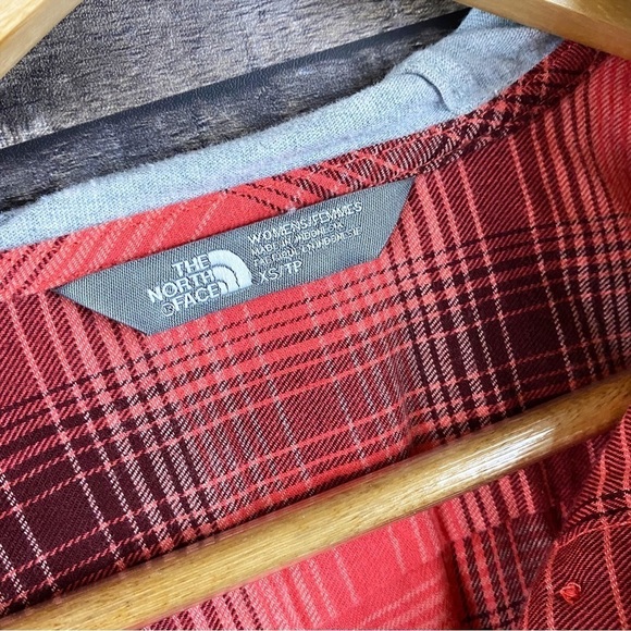 The North Face Granola Girl Womens Orange Plaid Button Up Hooded Shirt - Picture 3 of 6